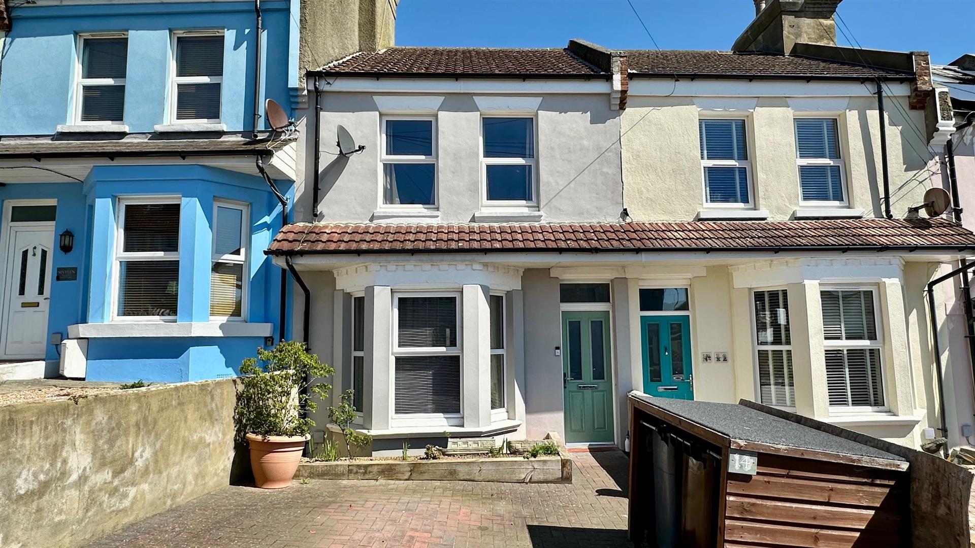 2 bed property in Athelstan Road, Hastings
